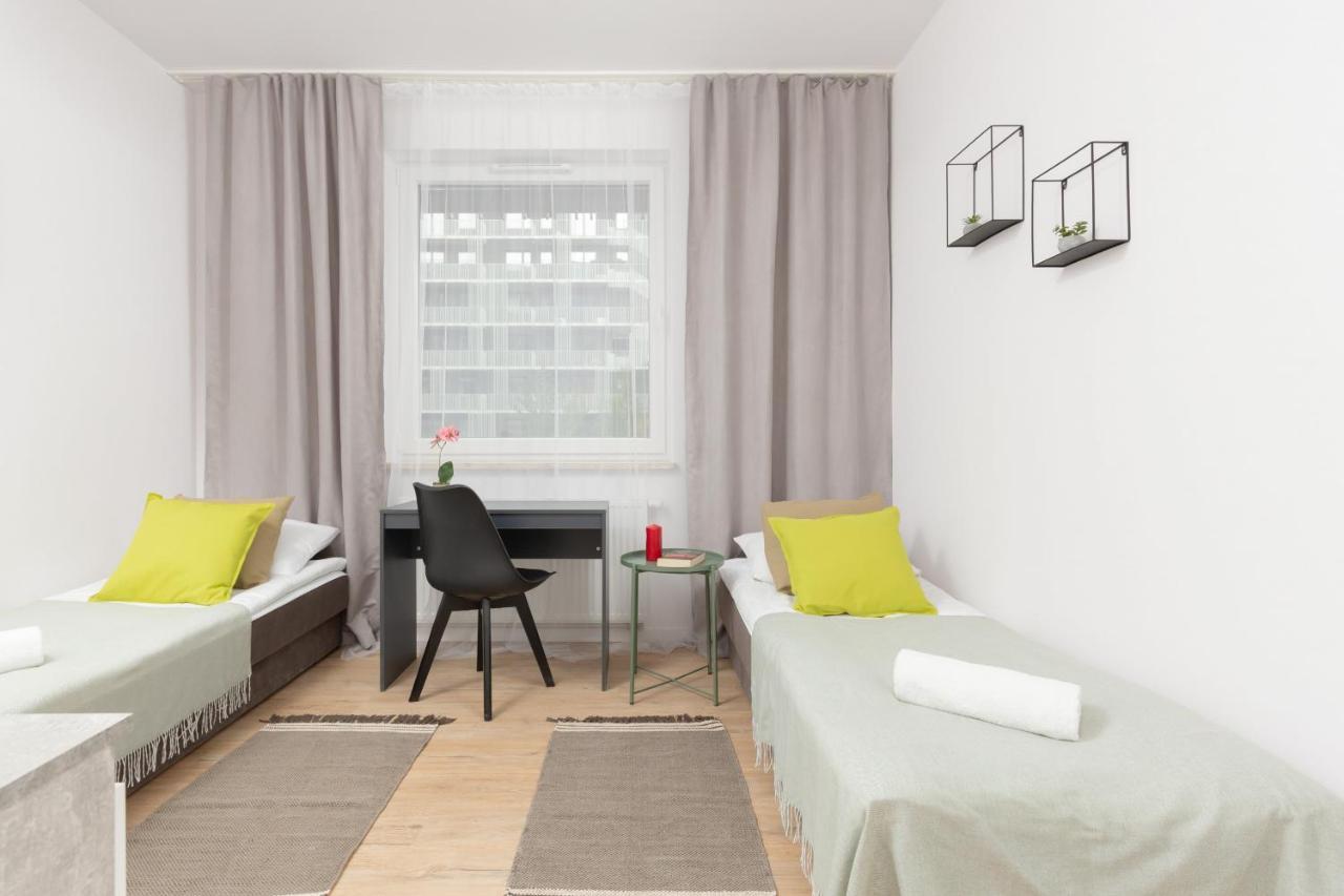 Stacja Wola Apartment Guminska By Noclegi Renters Varsovia Exterior foto