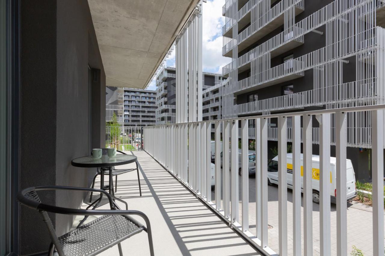 Stacja Wola Apartment Guminska By Noclegi Renters Varsovia Exterior foto
