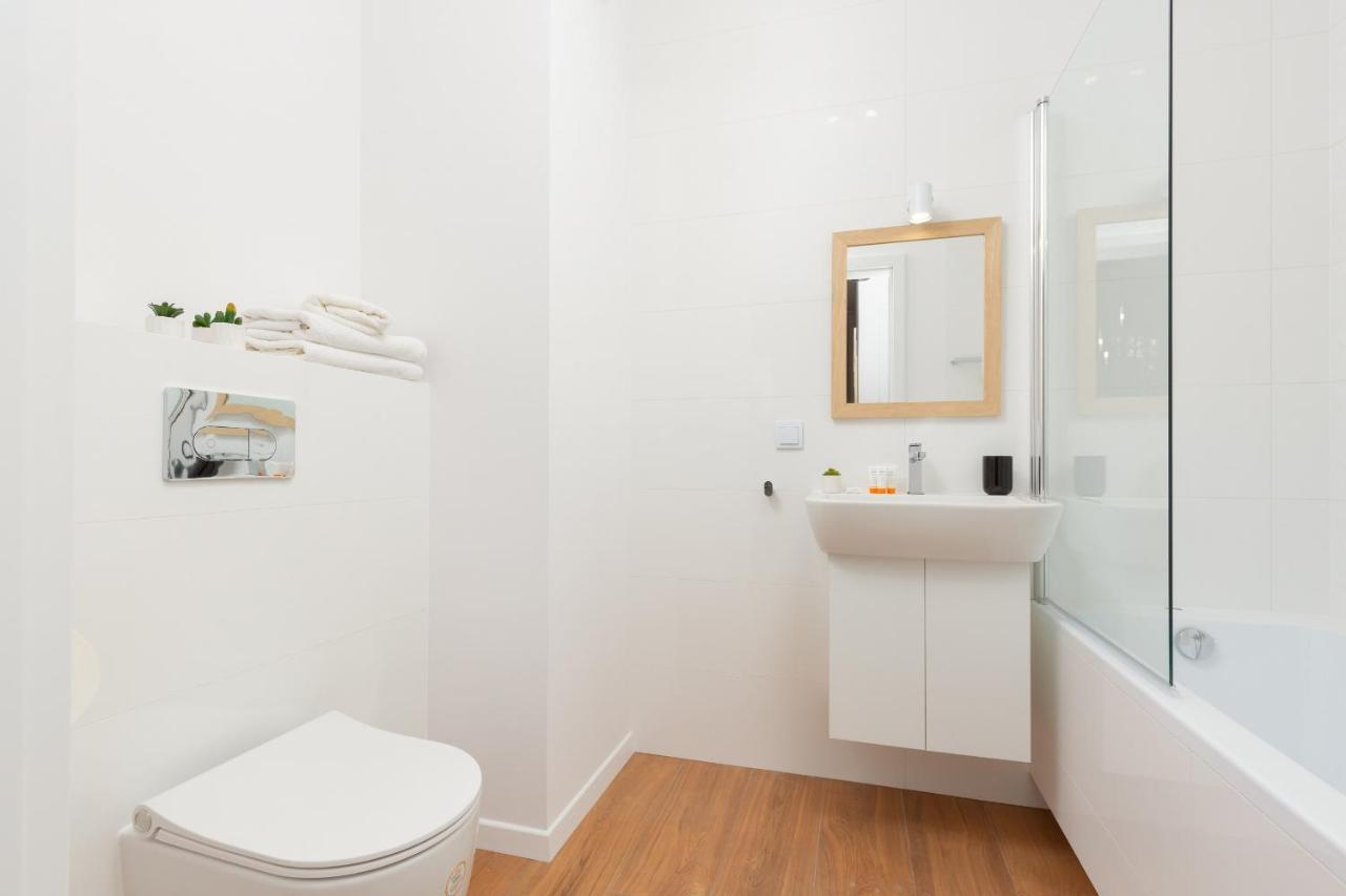 Stacja Wola Apartment Guminska By Noclegi Renters Varsovia Exterior foto