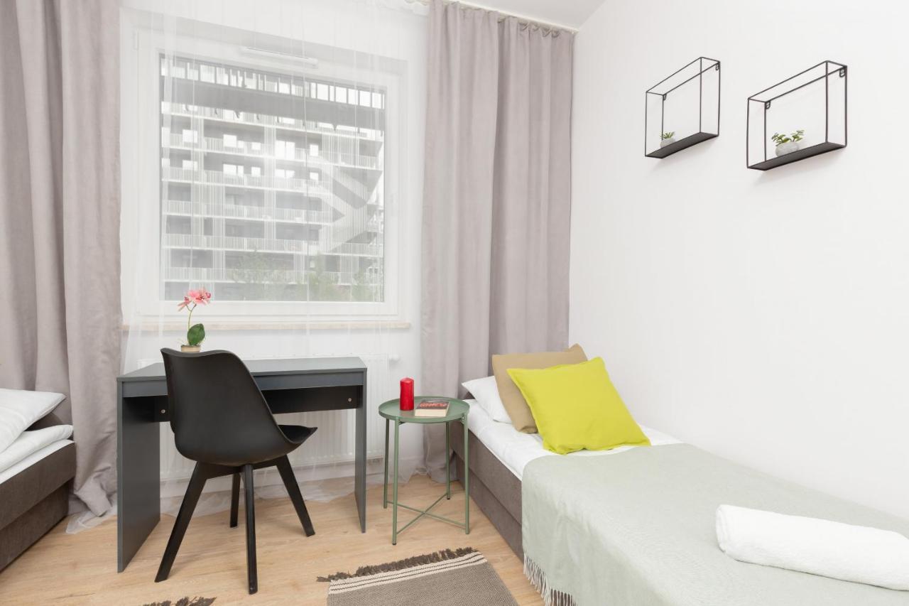 Stacja Wola Apartment Guminska By Noclegi Renters Varsovia Exterior foto