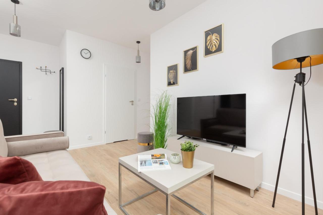 Stacja Wola Apartment Guminska By Noclegi Renters Varsovia Exterior foto